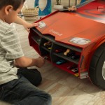 Masuta de joaca in forma de Masina - Speed N Play Kidkraft- Masa din lemn cu piste trasee auto si spatiu de stocare